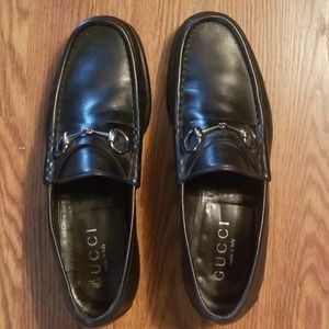 Gucci Men's Black Horsebit loafers 10D
